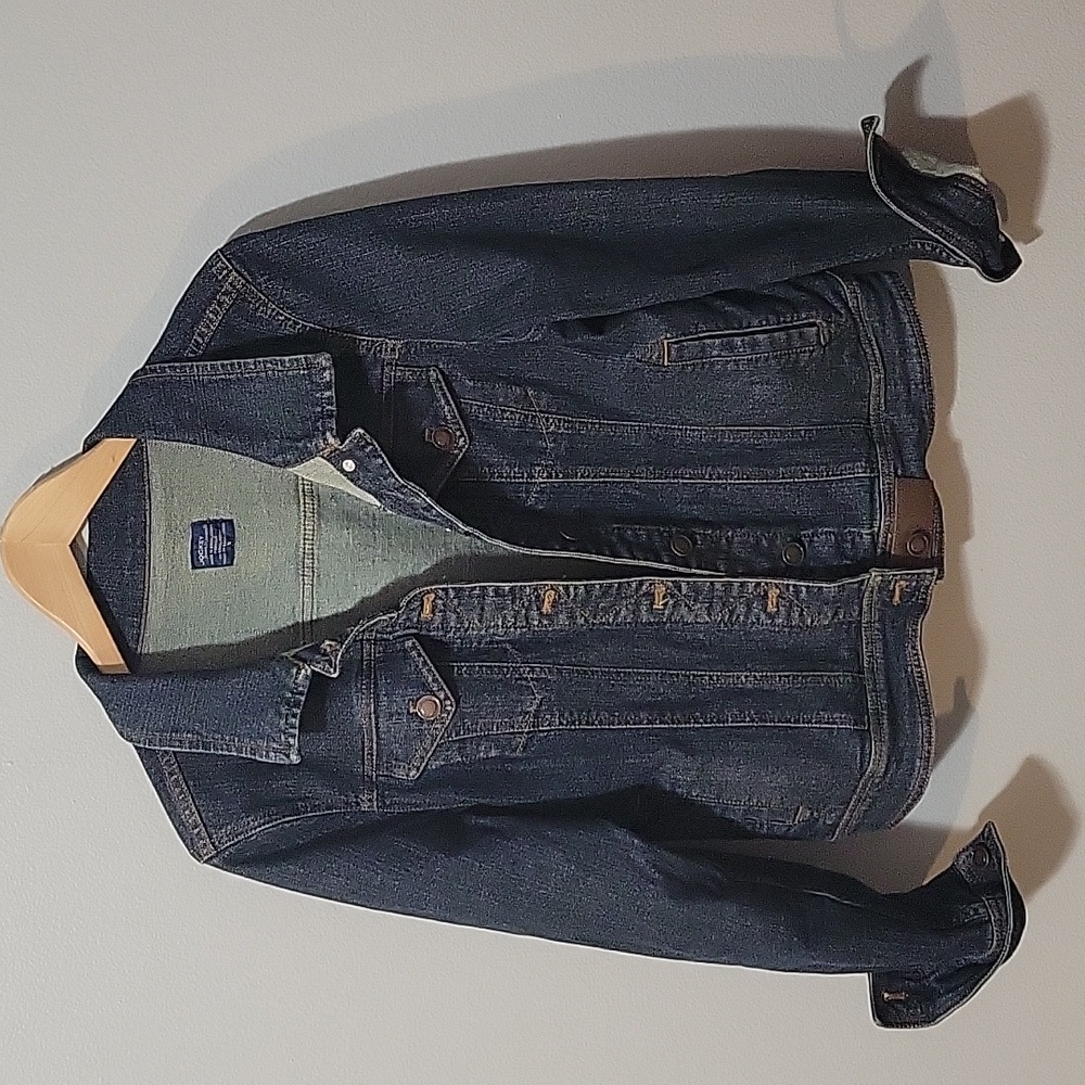 Women's Jockey denim jacket with 4 way stretch in size small.